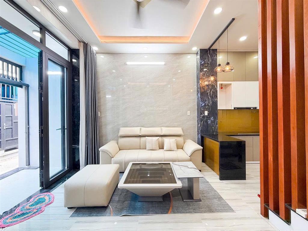 Nhà mới full nội thất ngay phú mỹ hưng, căn góc không lộ giới dtsd 105.6 m2 5.39 tỷ