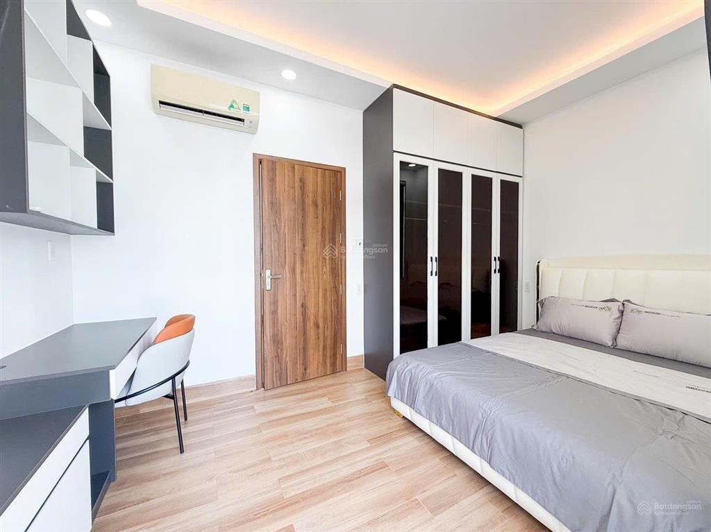 Nhà mới full nội thất ngay phú mỹ hưng, căn góc không lộ giới dtsd 105.6 m2 5.39 tỷ