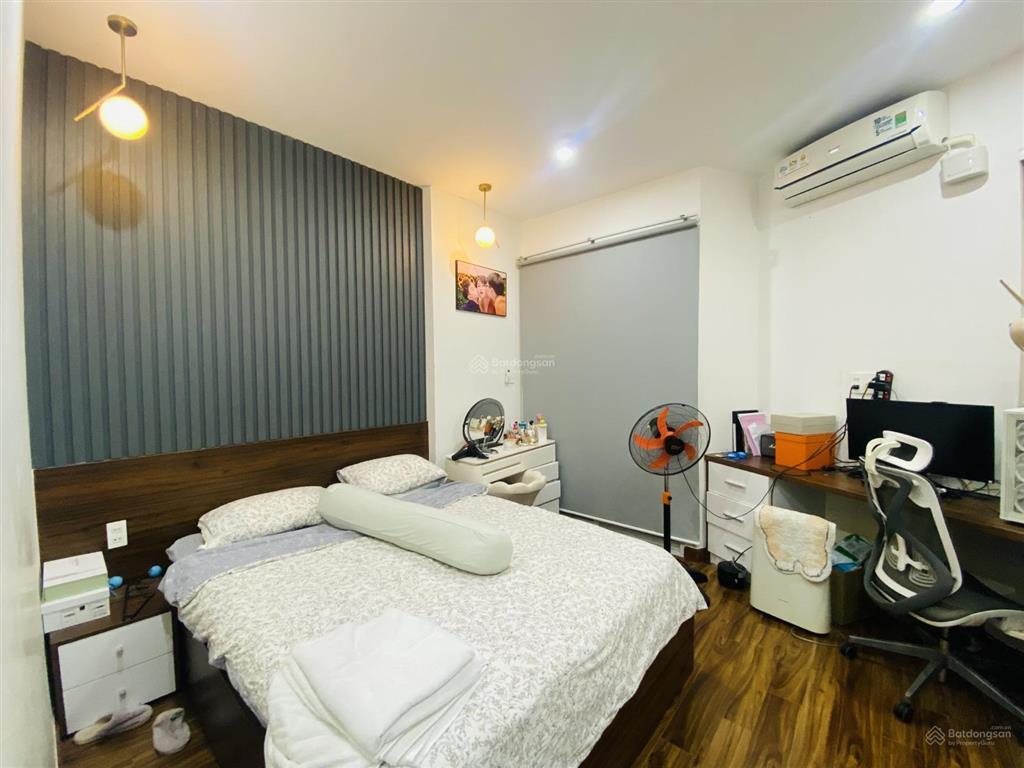 Kiến trúc tân cổ điển 4 tầng hẻm xe hơi ngay phú mỹ hưng ngang 4.8m dài 13, 7,5 tỷ
