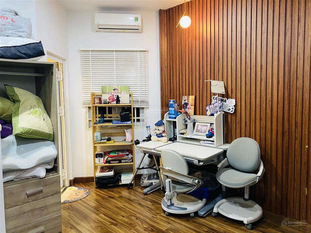 Kiến trúc tân cổ điển 4 tầng hẻm xe hơi ngay phú mỹ hưng ngang 4.8m dài 13, 7,5 tỷ
