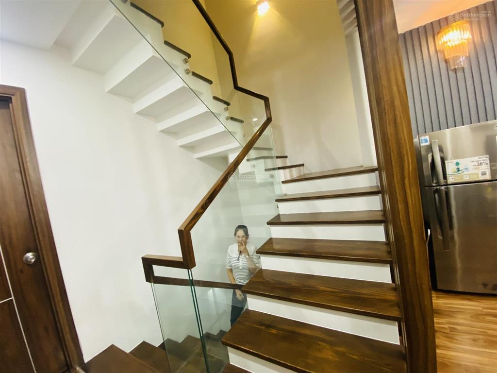 Kiến trúc tân cổ điển 4 tầng hẻm xe hơi ngay phú mỹ hưng ngang 4.8m dài 13, 7,5 tỷ