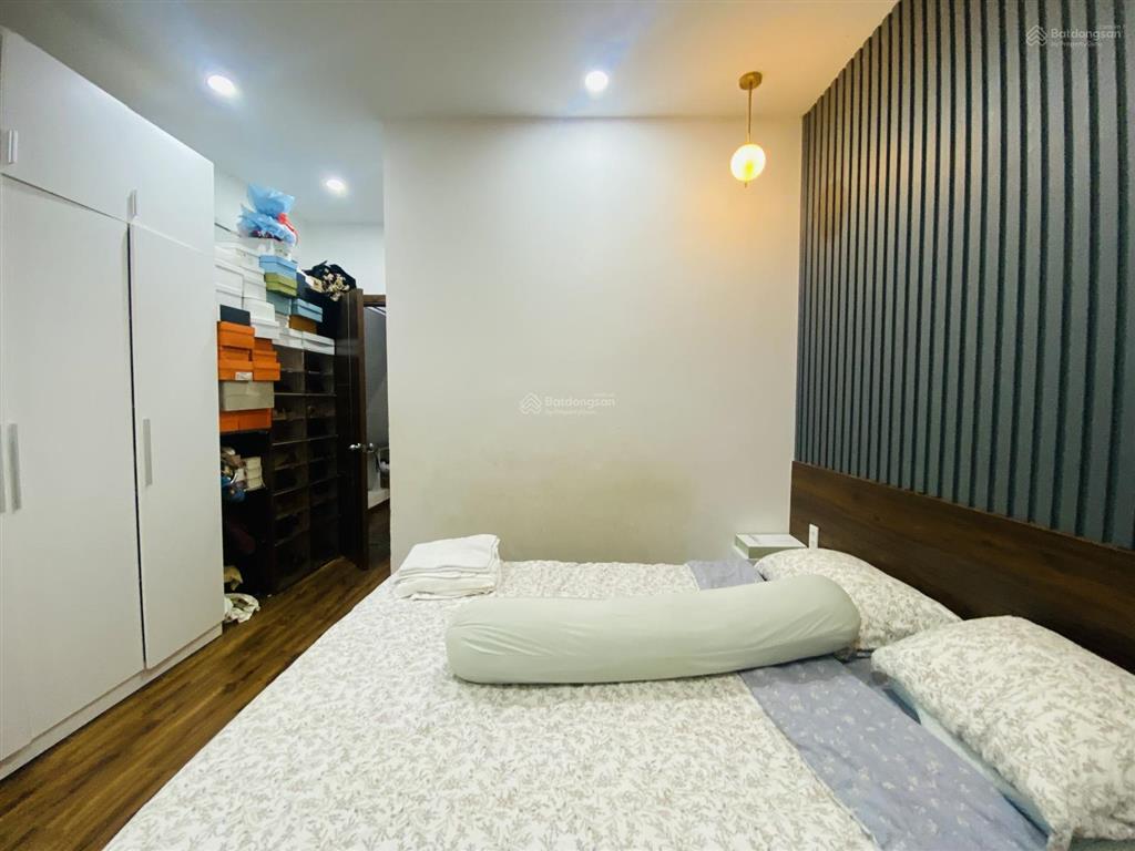 Kiến trúc tân cổ điển 4 tầng hẻm xe hơi ngay phú mỹ hưng ngang 4.8m dài 13, 7,5 tỷ
