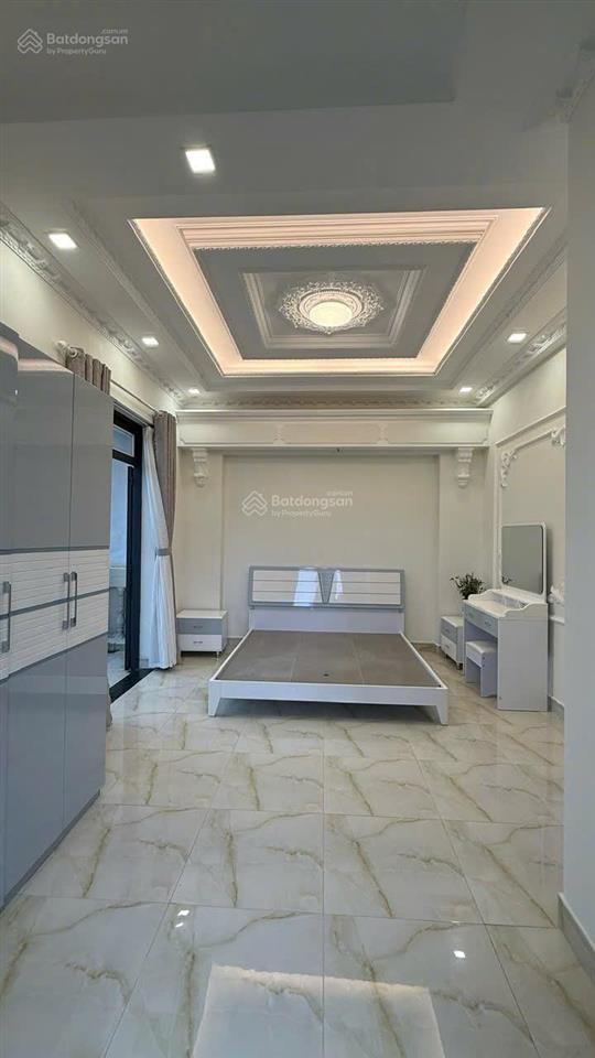 Nhà căn góc 2 mặt thoáng kế bên phú mỹ hưng 4 tầng 7x13m