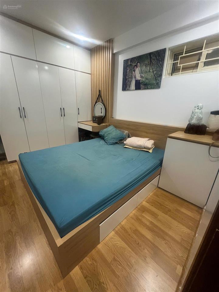 Chính chủ bán căn hộ 2n,2wc 63m2 green stars siêu thoáng, tầng 12 hướng nam đẹp. tôi 0988 121 ***