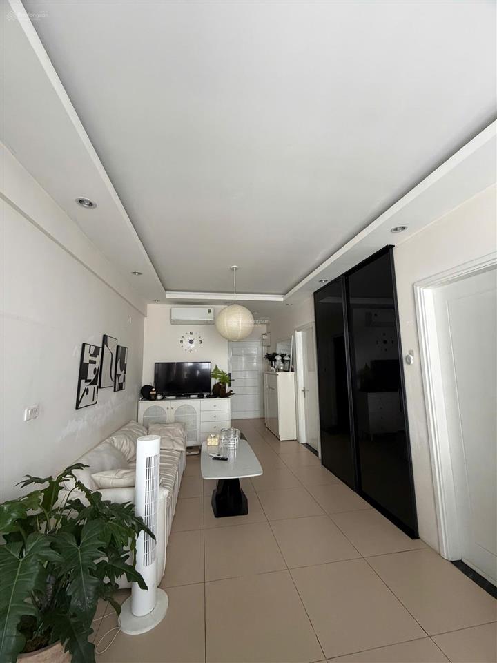 Bán cc green stars, phạm văn đồng,tầng 16 +2n,2wc 66,8m2 giá 5,7 tỷ. 0988 121 ***