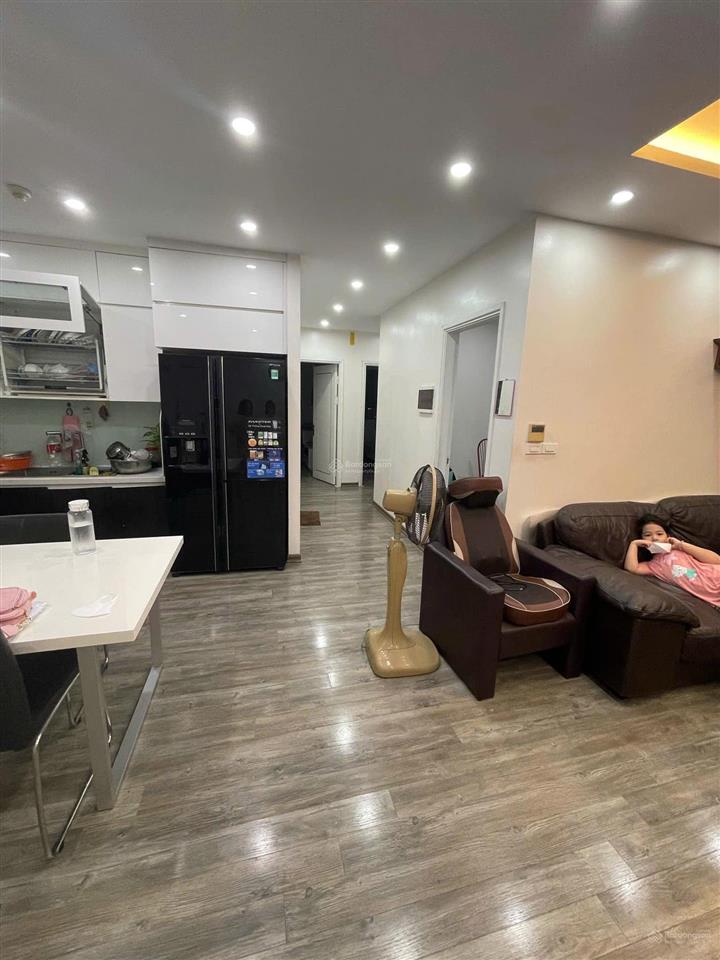 Bán ch góc 3n 102m2 tại green stars,tầng 12 đủ nội thất giá 9,5 tỷ chưa thương lượng.0988 121 ***