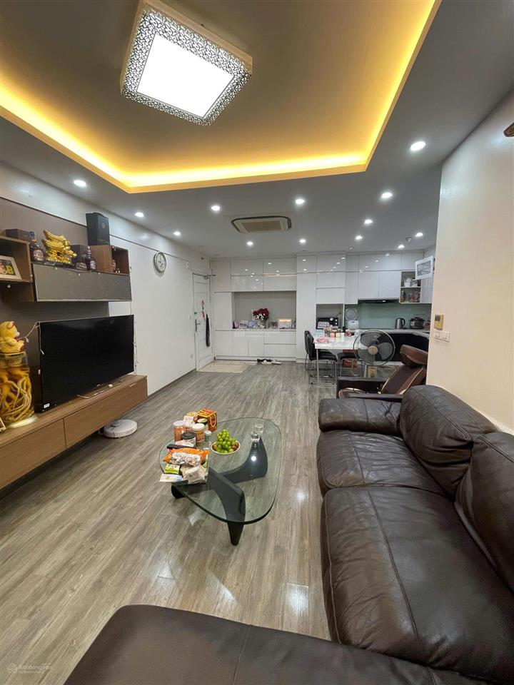 Bán ch góc 3n 102m2 tại green stars,tầng 12 đủ nội thất giá 9,5 tỷ chưa thương lượng.0988 121 ***