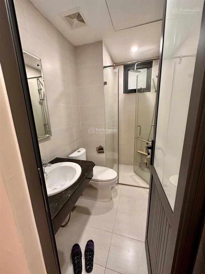 Bán cc đẹp 75m2,tòa hh epic's home 43 phạm văn đồng 2n,2wc tầng 16 view hồ chỉ 6,7 tỷ.0988 121 ***