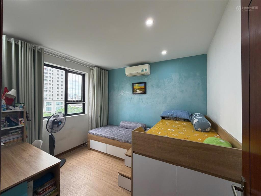 Bán gấp ch 2pn full nội thất tại green stars, 5,5 tỷ, 66,8m2 ban công đông nam.  0988 121 ***