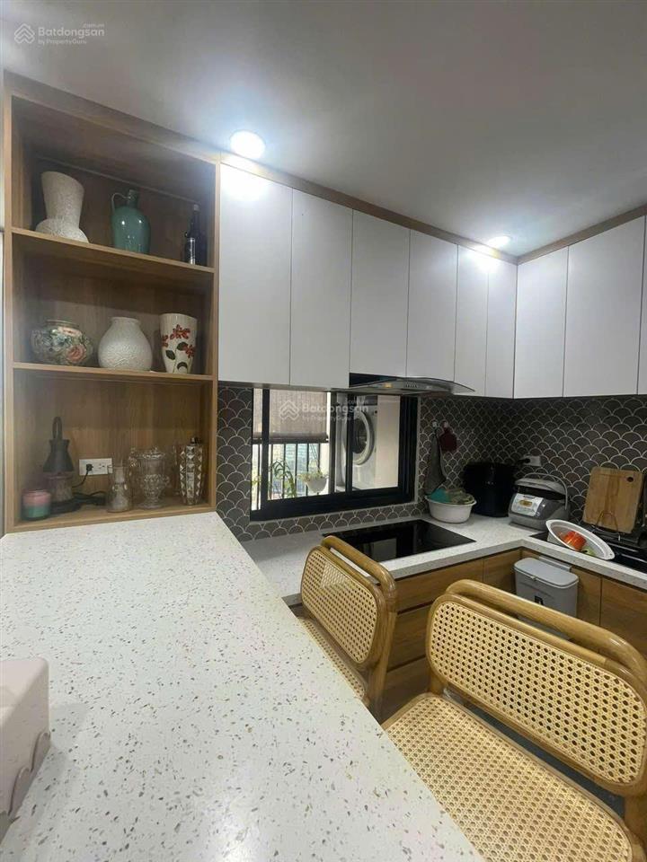 Chính chủ bán 2n góc 65m2 green stars,tầng 8,full nội thất,sẵn sổ chỉ 5,2 tỷ. 0988 121 ***(call)