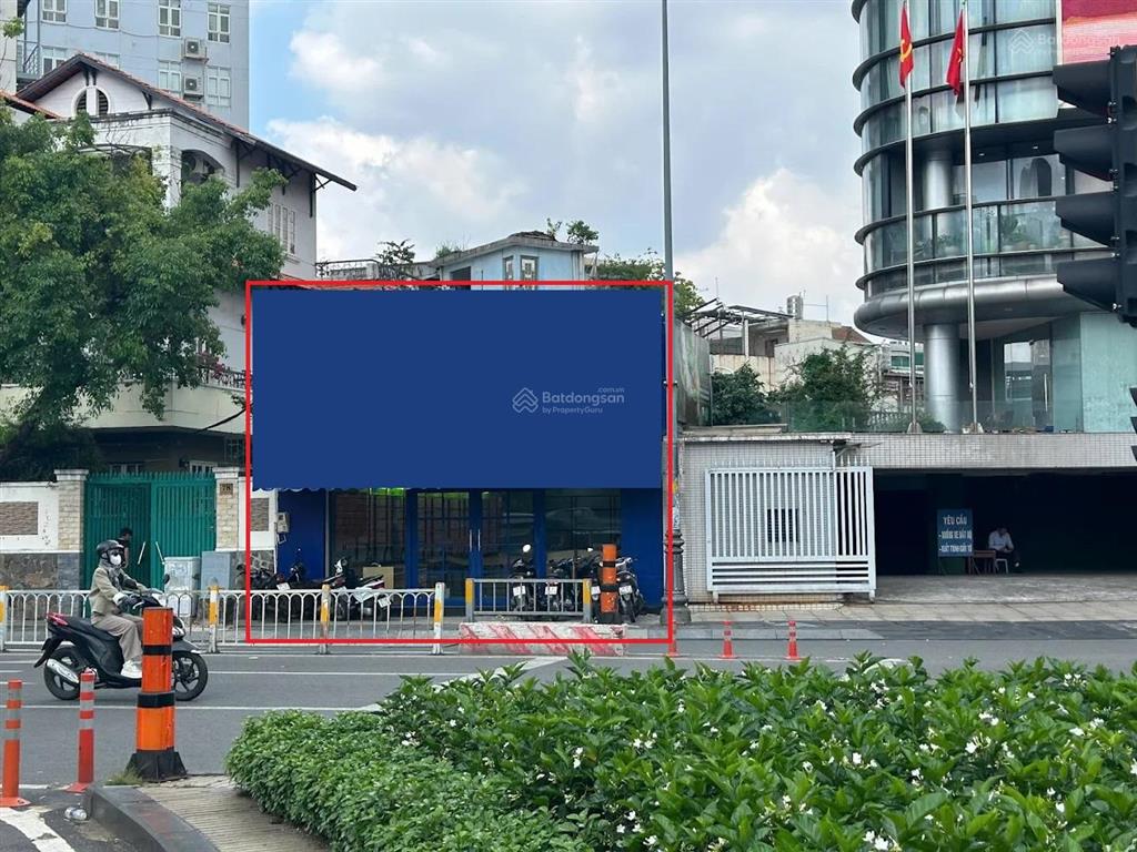Cho thuê nhà mặt tiền 6.3x15m (94.5m2) góc ngã tư