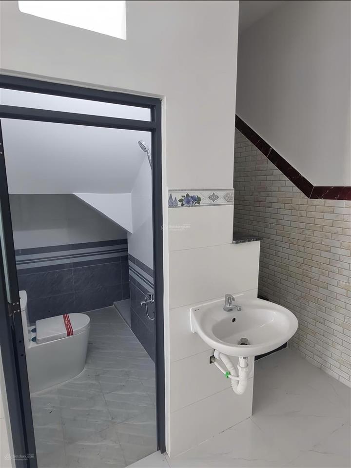 Chủ tất toán ,toàn quyền bên ngân hàng thanh lý căn nhà 50m2 ngay đường tân kdc phong phú 4