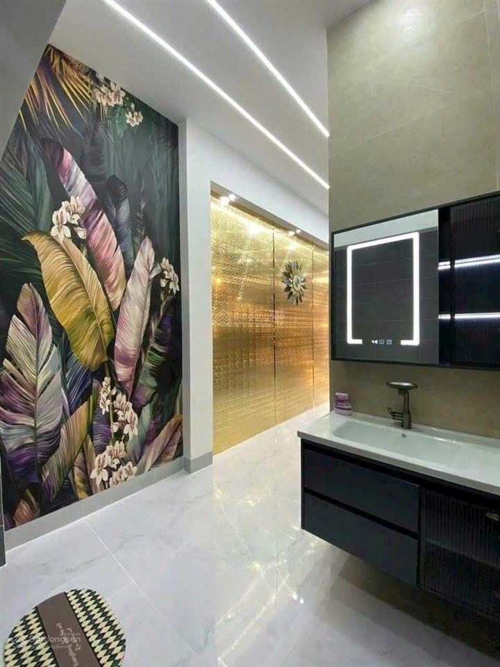 Cắt lỗ 300 triệu nhà mặt tiền chợ bình chánh 110m2 giá ngộp, sổ hồng riêng