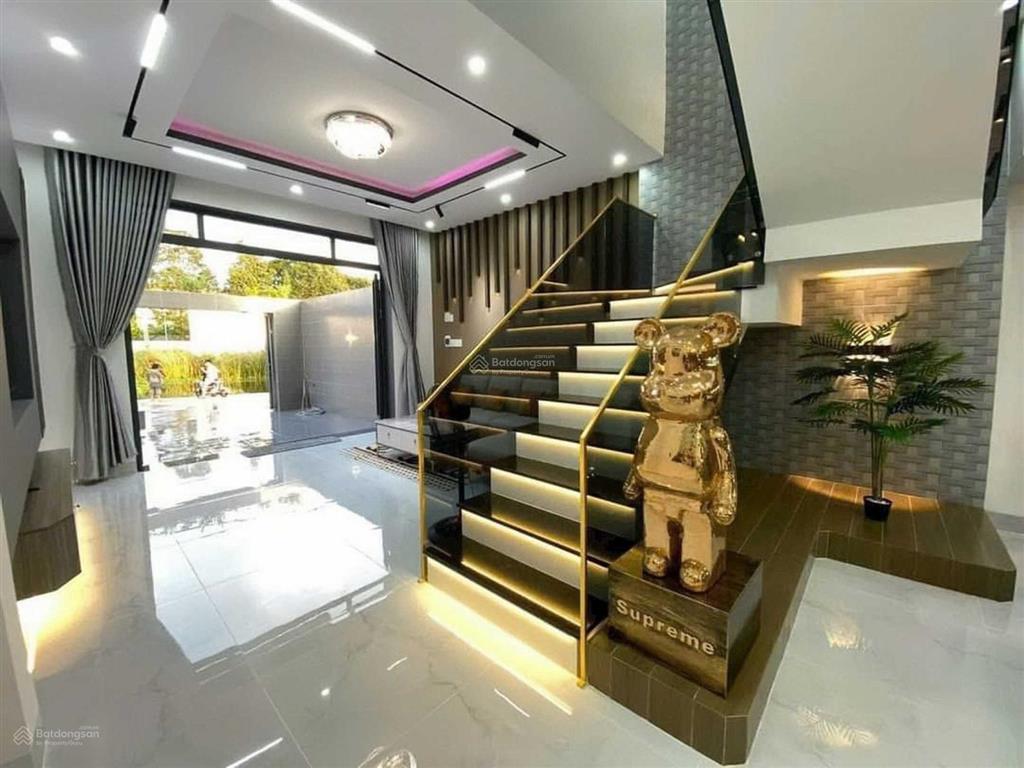 Cắt lỗ 300 triệu nhà mặt tiền chợ bình chánh 110m2 giá ngộp, sổ hồng riêng