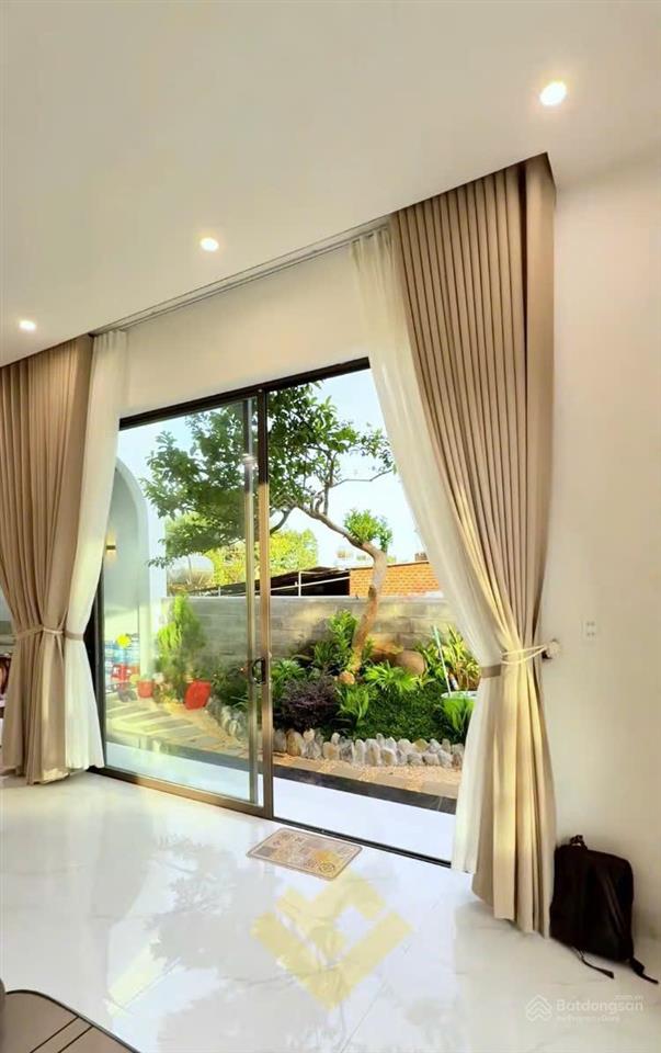 Gia chủ để lại gấp căn nhà vườn c4 qua mỹ định cư nằm ngay kdc phong phú 4 giá mềm