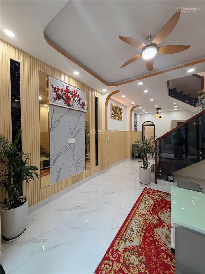 Ngộp ngân hàng thanh lý gấp căn nhà ngay bình tiên q6 dt 65m2