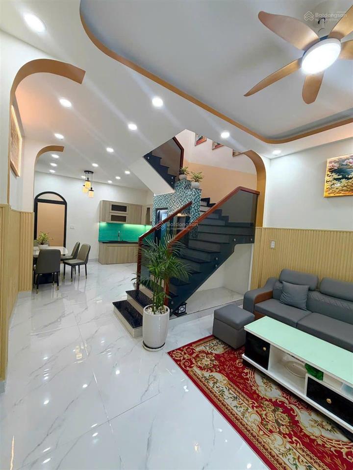 Ngộp ngân hàng thanh lý gấp căn nhà ngay bình tiên q6 dt 65m2
