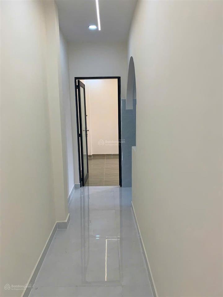 Anh chị 6 ra gấp căn nhà trệt lửng ngay trịnh quang nghị để chuyển về trung tâm lo cho con gái học