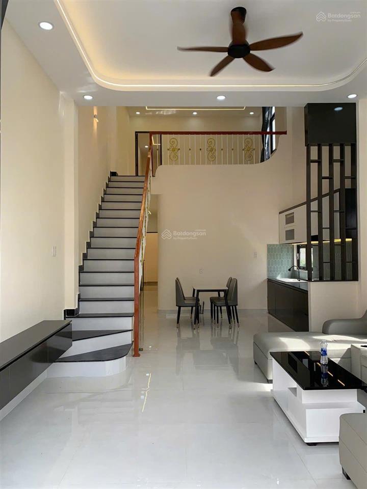 Anh chị 6 ra gấp căn nhà trệt lửng ngay trịnh quang nghị để chuyển về trung tâm lo cho con gái học