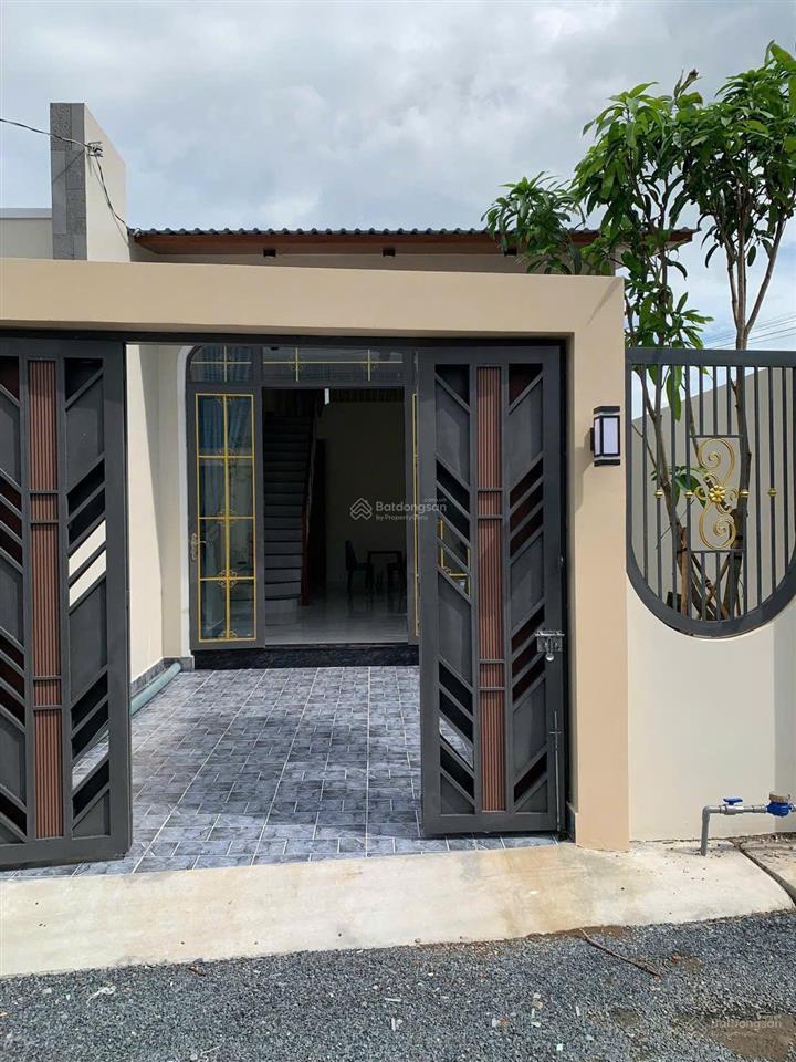 Anh chị 6 ra gấp căn nhà trệt lửng ngay trịnh quang nghị để chuyển về trung tâm lo cho con gái học