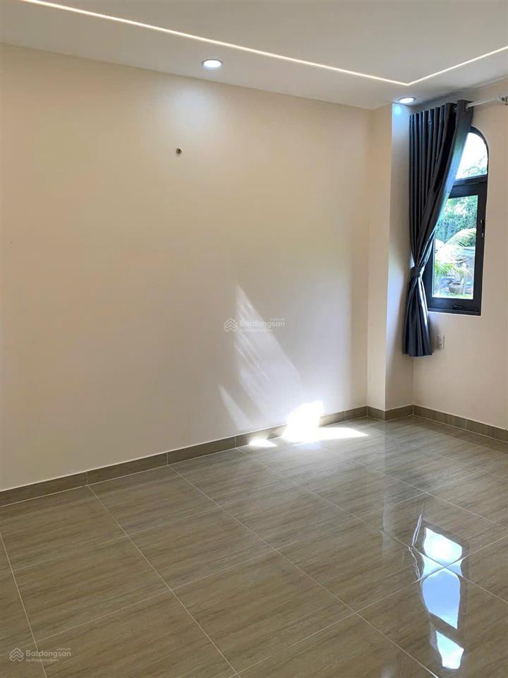 Anh chị 6 ra gấp căn nhà trệt lửng ngay trịnh quang nghị để chuyển về trung tâm lo cho con gái học