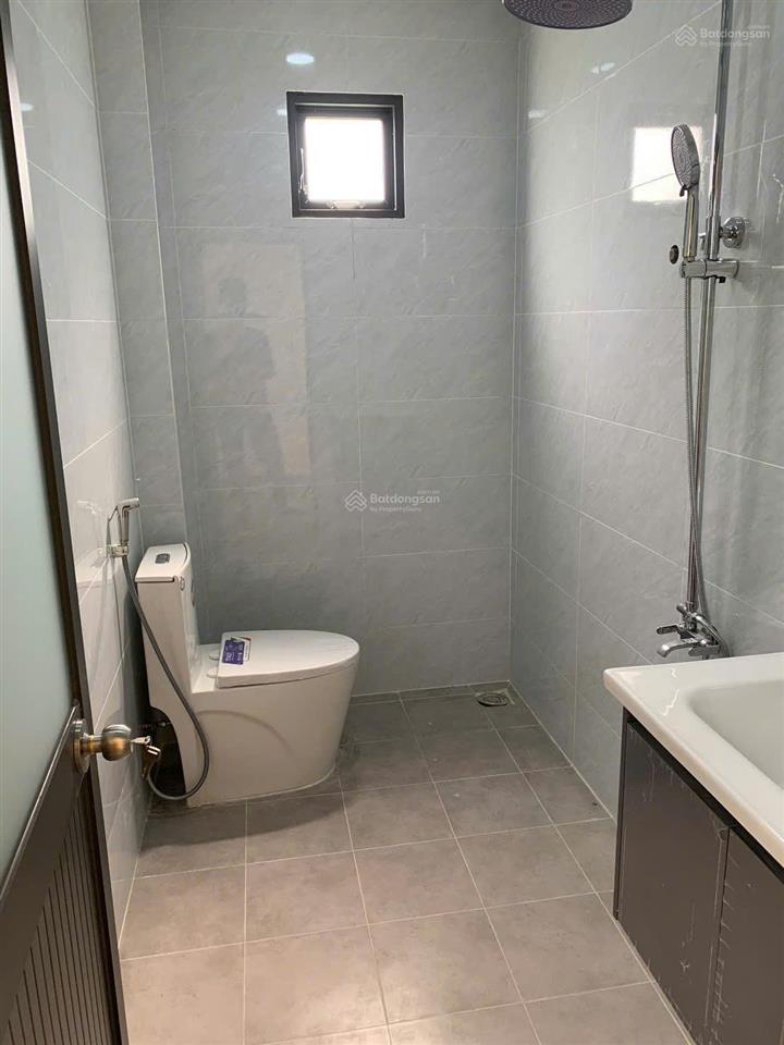 Anh chị 6 ra gấp căn nhà trệt lửng ngay trịnh quang nghị để chuyển về trung tâm lo cho con gái học