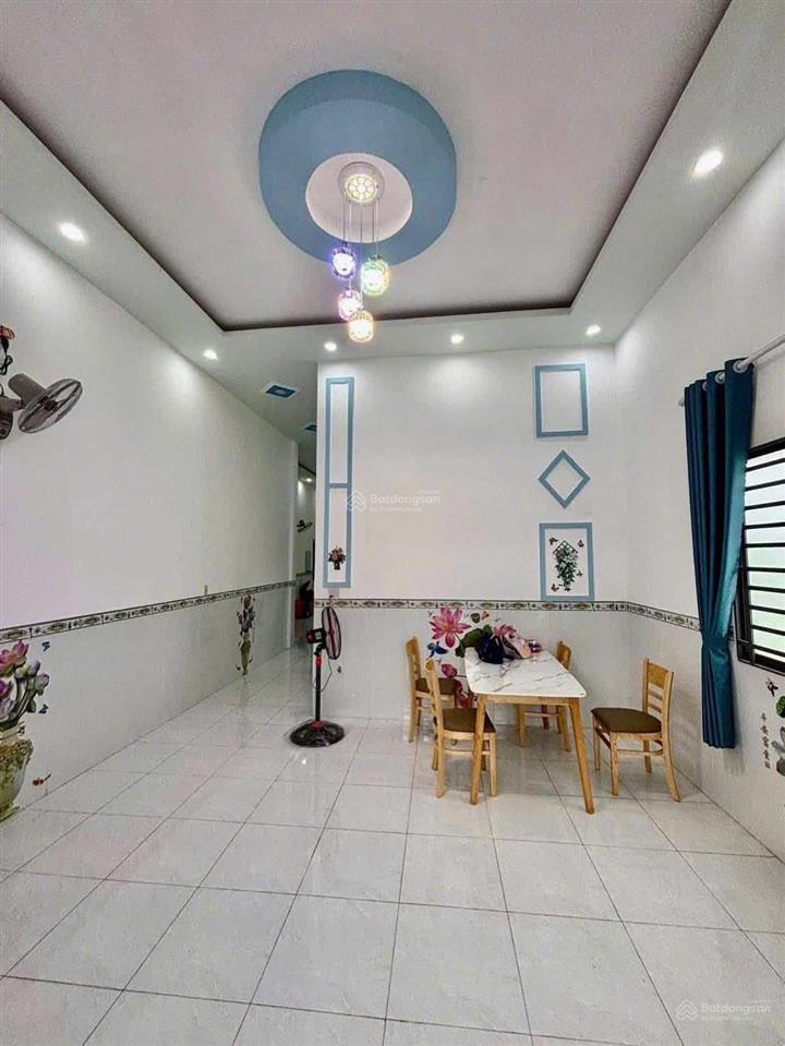 Chính chủ cần bán gấp căn nhà c4 96.6m2phù hợp ở lâu dài và an cư nằm ngay bv đa khoa bình chánh