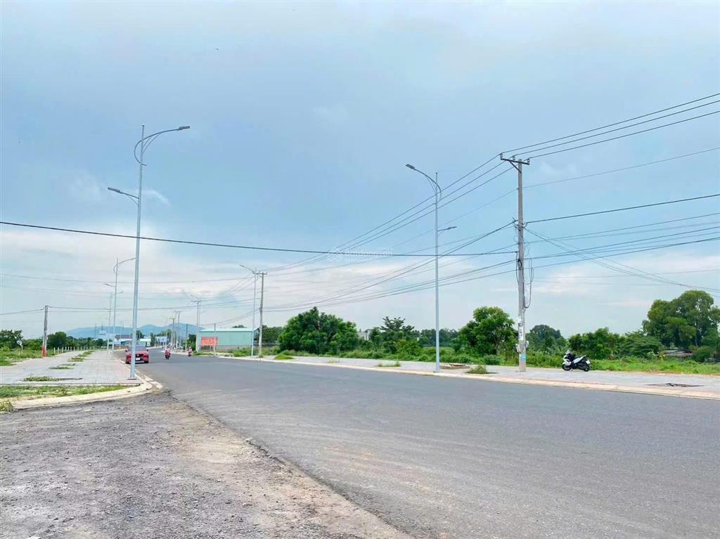 Chính chủ bán 2.200m2 mặt tiền hương lộ 2  phường tam long, tp.hcm (hoà long cũ) 600m2 thổ cư