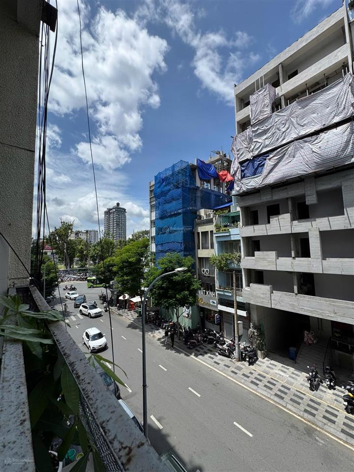3 tỷ  nhà tôi ở ngay cổng chợ bến thành