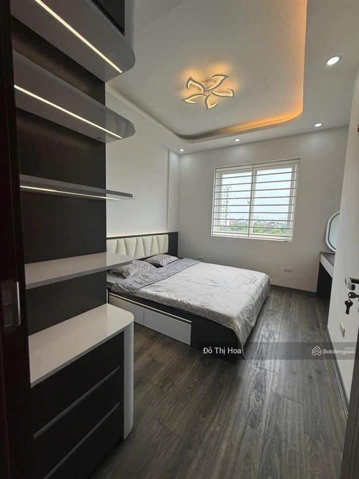 Bán chung cư việt hưng long biên dt 40m2 full nội thất chỉ việc xách vali về ở hơn 2 tỷ