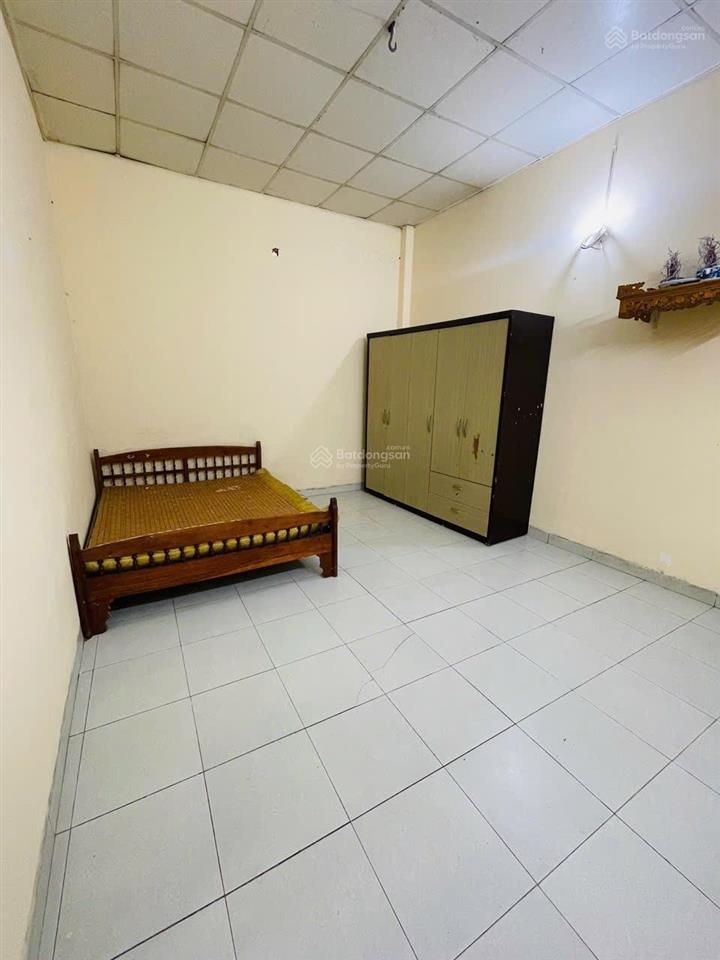 Bán đất phúc lợi long biên dt 50m2 tặng nhà c4 hàng xóm vinhomes dân cư văn minh tiện ích chỉ 5 tỷ