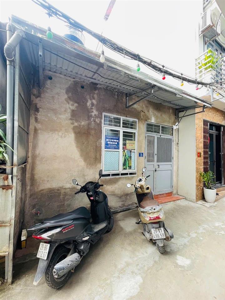 Bán đất phúc lợi long biên dt 50m2 tặng nhà c4 hàng xóm vinhomes dân cư văn minh tiện ích chỉ 5 tỷ