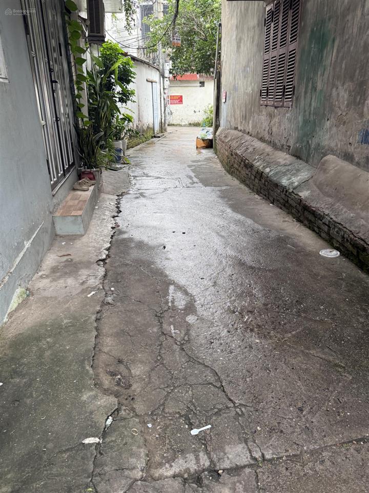 Bán nhà c4 phúc lợi, long biên, có dòng tiền cho thuê, dt 55m2, giá có hơn 90 triệu/m2 gần ô tô