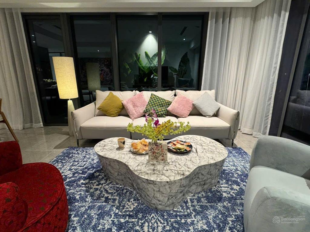 The opera residences 3pn full nt đẹp cho thuê 106 triệu   0363 810 ***