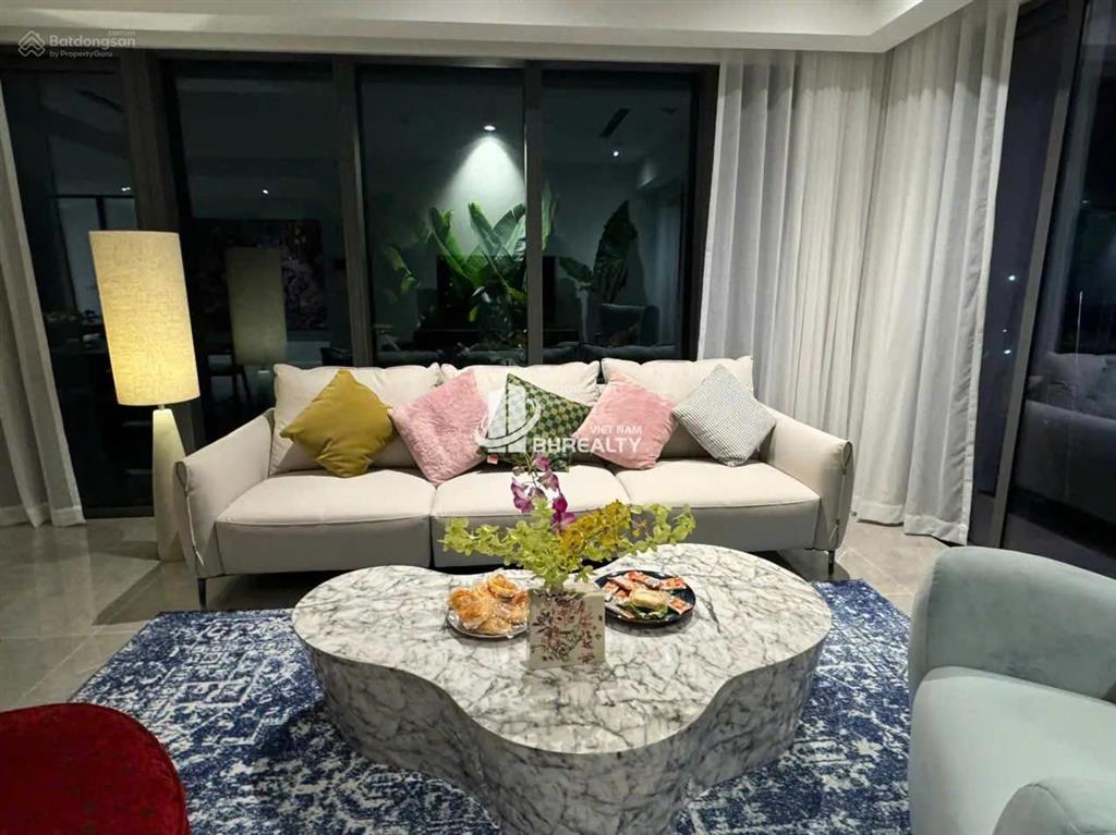 The opera residences 3pn full nt đẹp cho thuê 106 triệu   0363 810 ***