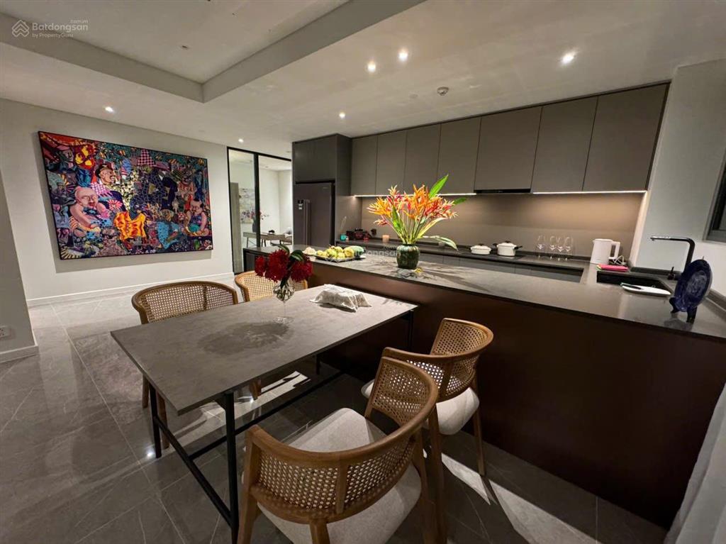 The opera residences 3pn full nt đẹp cho thuê 106 triệu   0363 810 ***