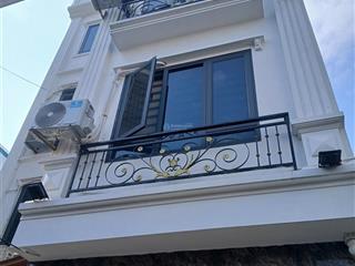 Bán nhà xuân thuỷ  45m2  4t  ngõ thông ô tô  lô góc 3 thoáng  gần phố  full nội thất ở ngay