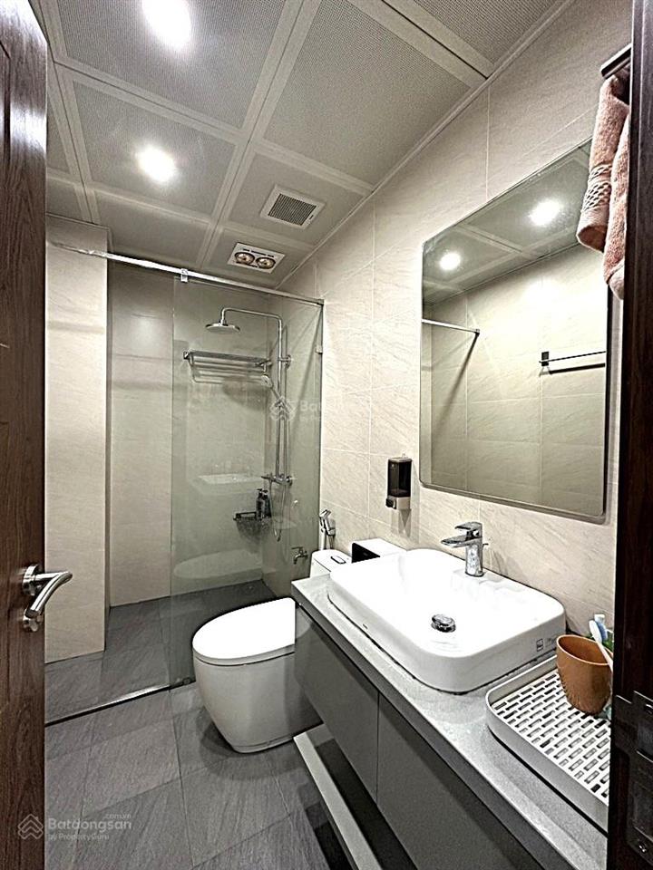 Nhà phố mai dịch  50m2  6 tầng  gara  kd  cạnh học viện múa  giá cực êm