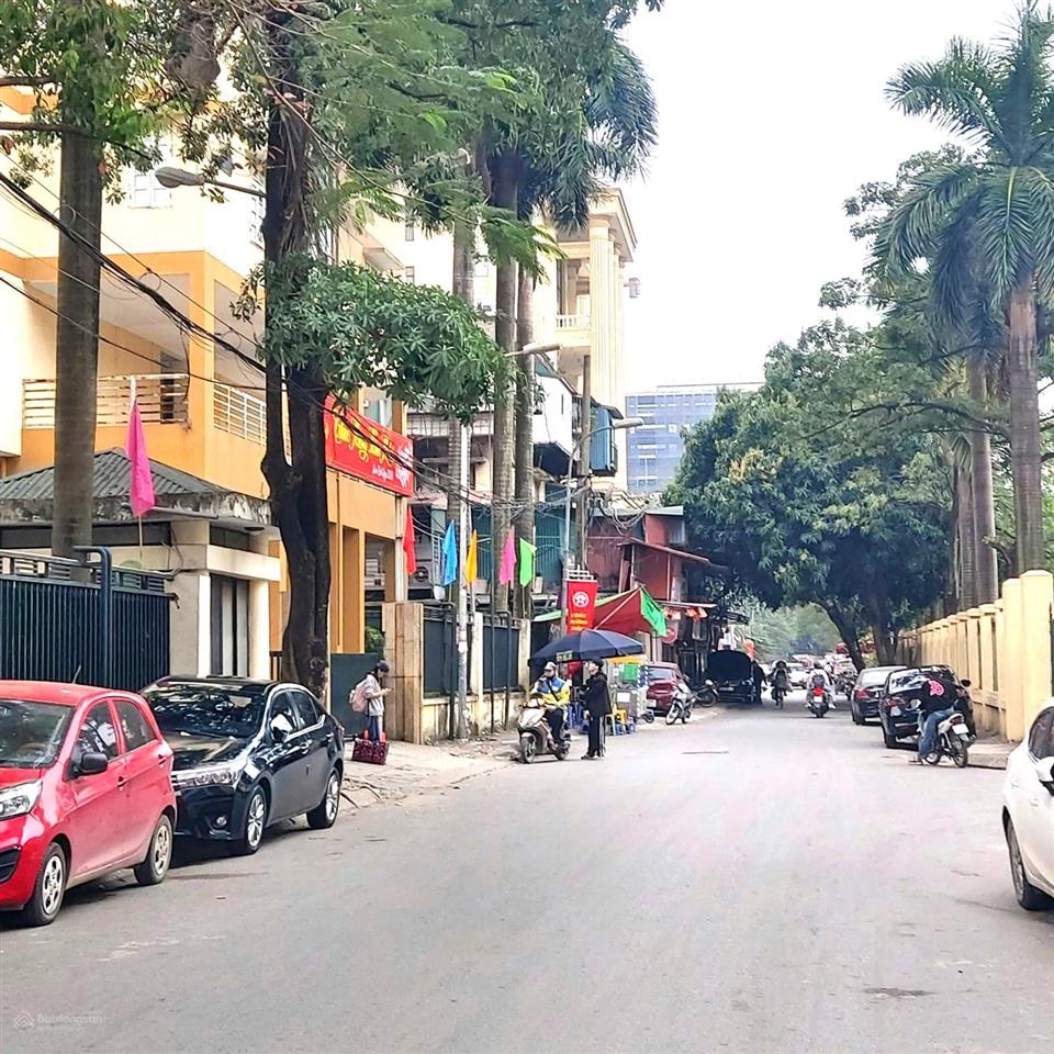 Nhà phố mai dịch  50m2  6 tầng  gara  kd  cạnh học viện múa  giá cực êm