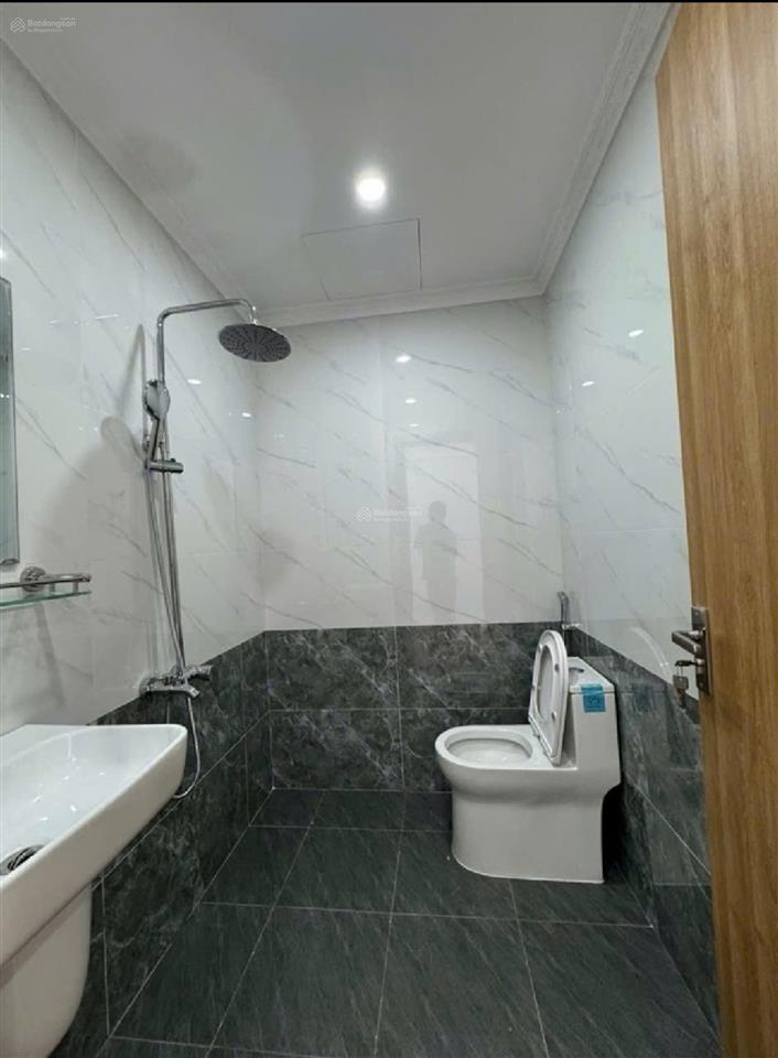 Bán nhà phú diễn  4t 33m2  lô góc 3 thoáng  ô tô đỗ cửa ngày đêm   0784 366 ***