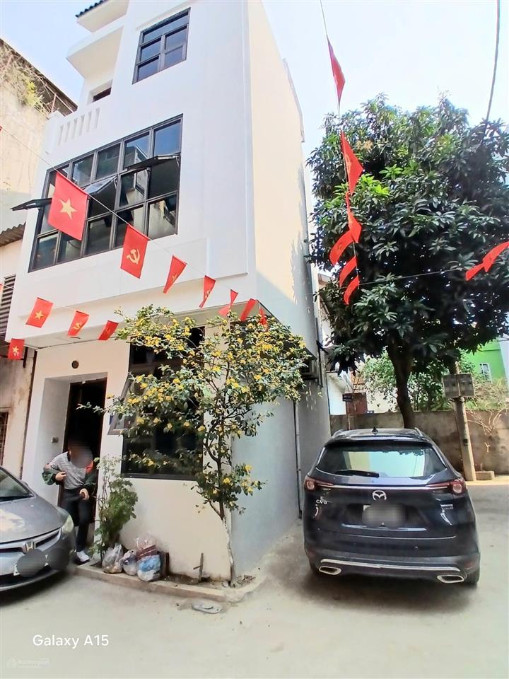 Bán nhà phú diễn  4t 33m2  lô góc 3 thoáng  ô tô đỗ cửa ngày đêm   0784 366 ***