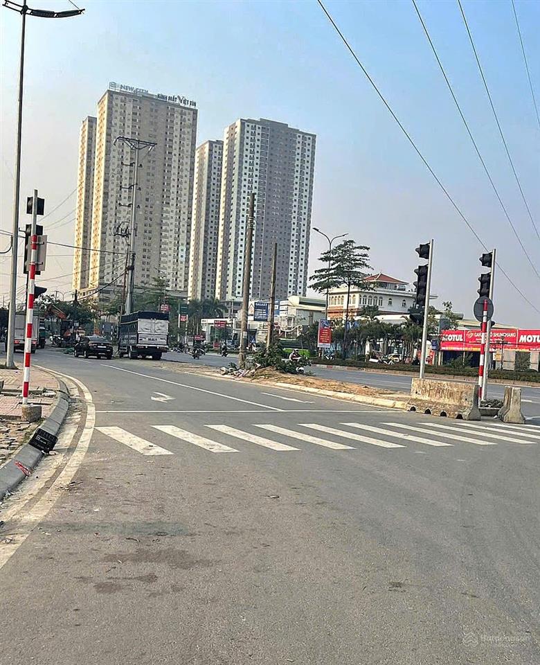 Bán đất tặng nhà  mặt phố ql32  69,2m2  lai xá  hoài đức  sát phố nhổn  giá cực êm