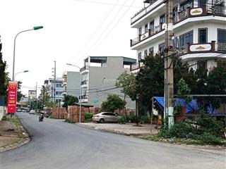 Bán đất cạnh sân bóng hoài đức 50m2  mt5,2m  vỉa hè phân lô  ô tô  giá đầu tư