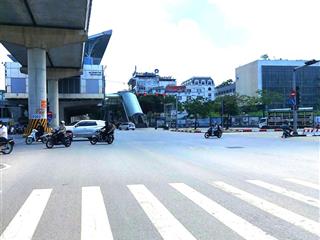 Hạ giá bán nhanh, nhà hồ tùng mậu, 45m2, gara, thang máy kd, nhà mới full nội thất, giá chỉ 17,5 tỷ