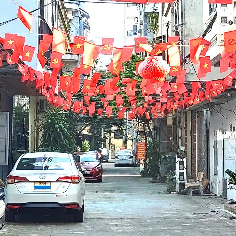 6,8 tỷ có nhà 5 tầng lai xá, dòng tiền 25tr/tháng, ngõ thông ô tô, gần ga nhổn