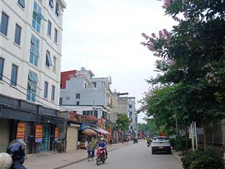Bán đất tặng nhà đức diễn  37m2  2 nhà ô tô tránh  gần trường thcs phú diễn   0784 366 ***