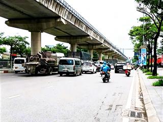 Không chỉ là giá tốt, nhà dân xây hồ tùng mậu 45m còn có sổ riêng, 7 tầng, thang máy