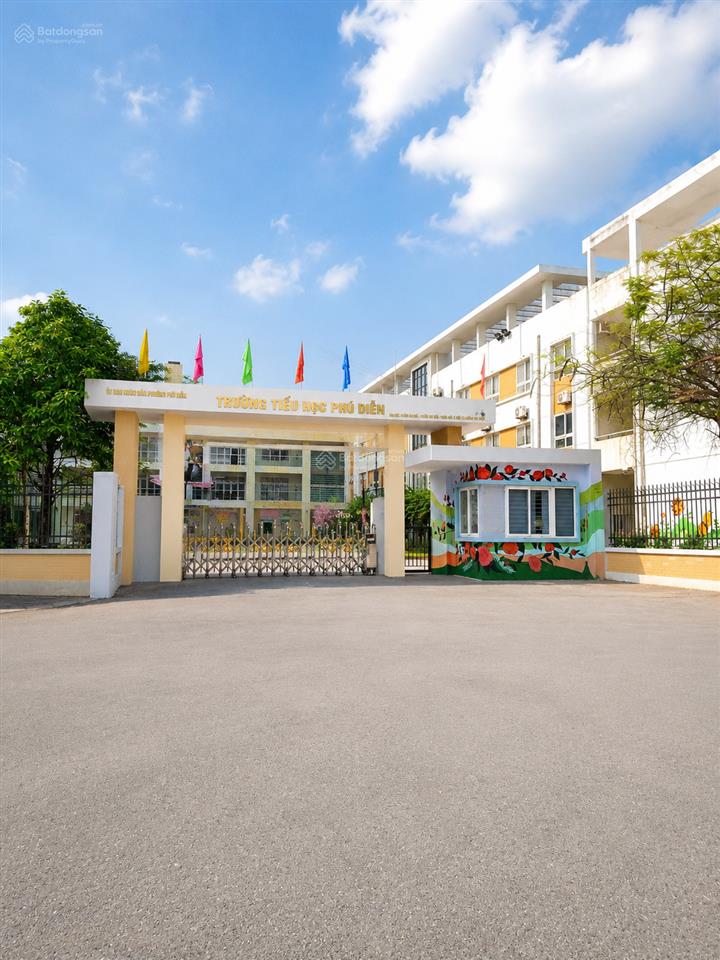 Bán đất phú diễn  38m2  ô tô vào đất  gần đại học tn&mt  giá chỉ 9,1 tỷ