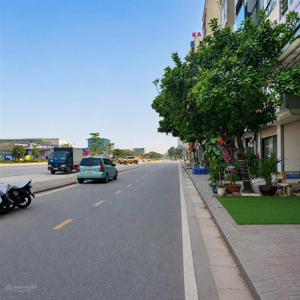 Bán đất mặt phố kd  (đường gom) ql32  hoài đức  69,2m2  cách ga nhổn 600m