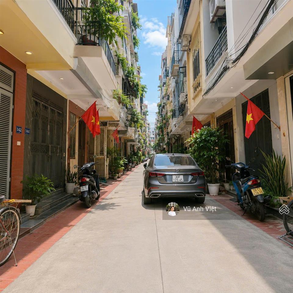 Chỉ 6,8 tỷ  nhà 5 tầng  dân xây  ngõ thông ô tô tải  d/tiền 25 triệu/tháng